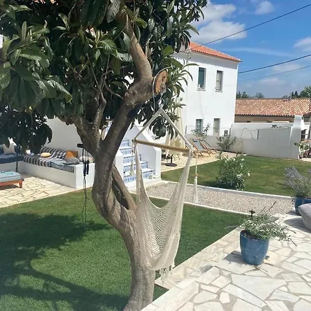 Grande Maison Familiale Centre Village Aldeia de Irmãos